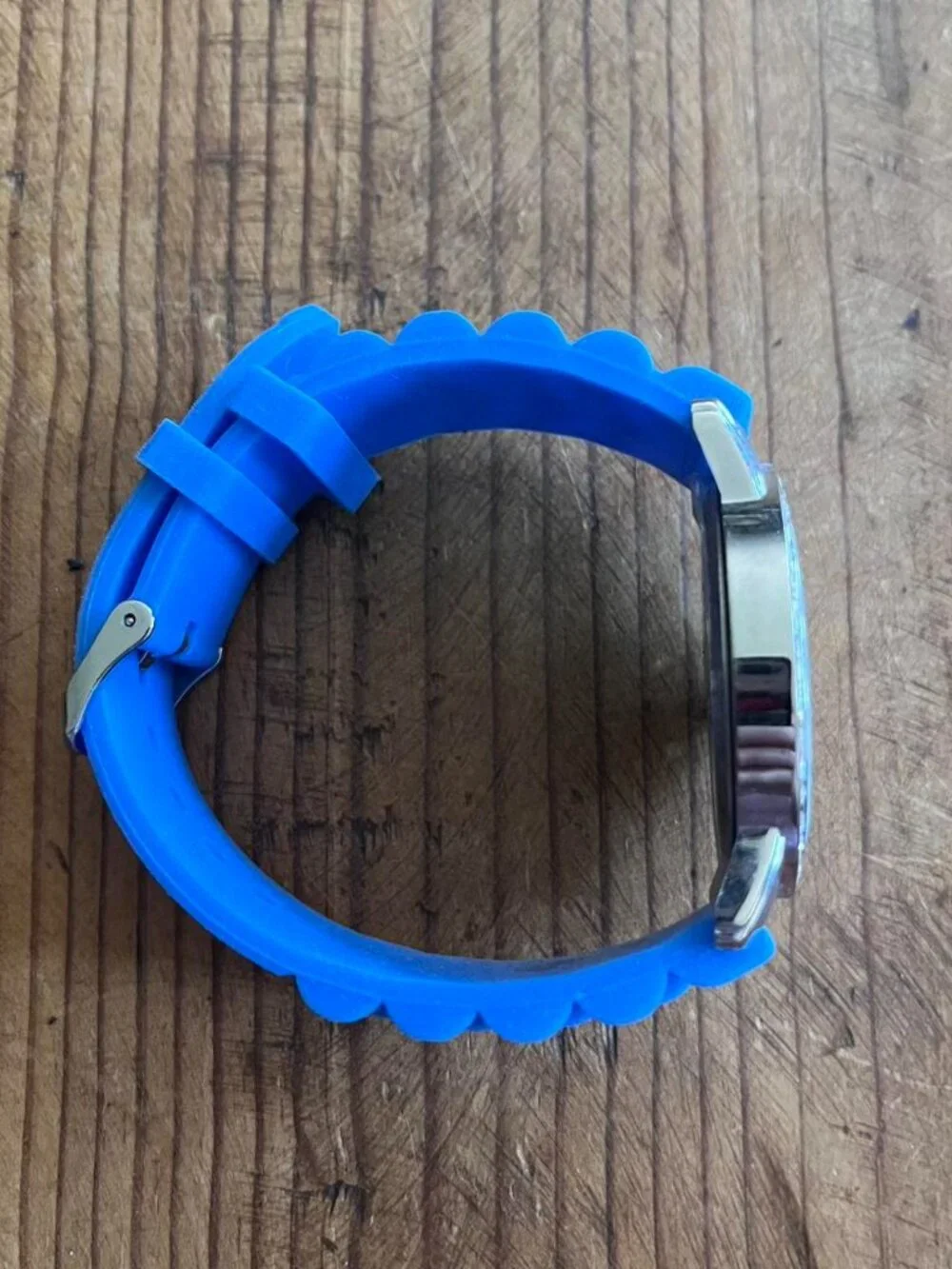 Y2K Women's Blue and Silver Watch